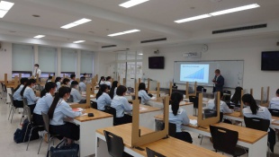 東京医療保健大学説明会 中等部 4 6年 高等部 開智中学校 高等学校